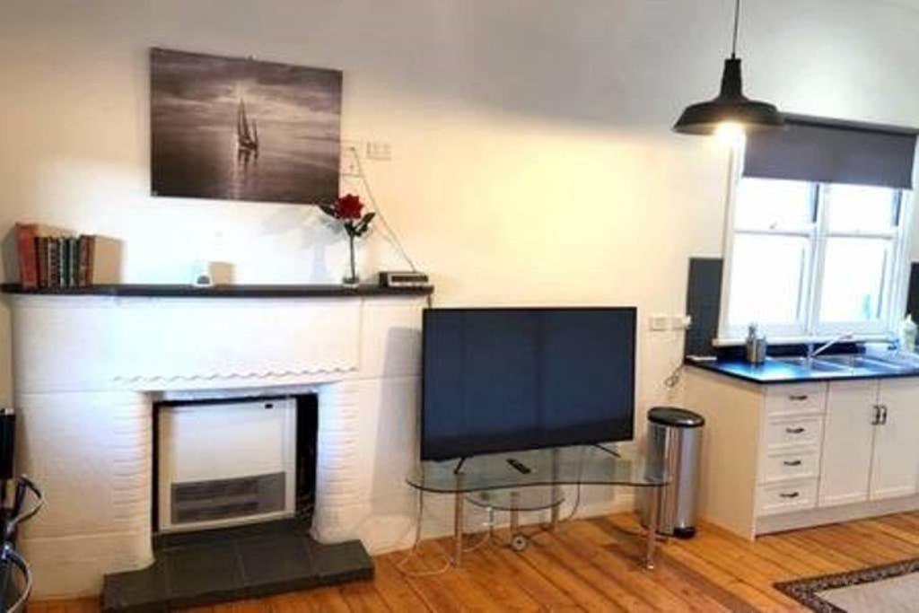 Modern Charming Miners' Cottage +Free Internet Broken Hill Esterno foto