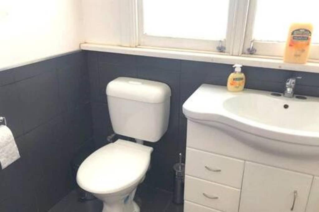 Modern Charming Miners' Cottage +Free Internet Broken Hill Esterno foto